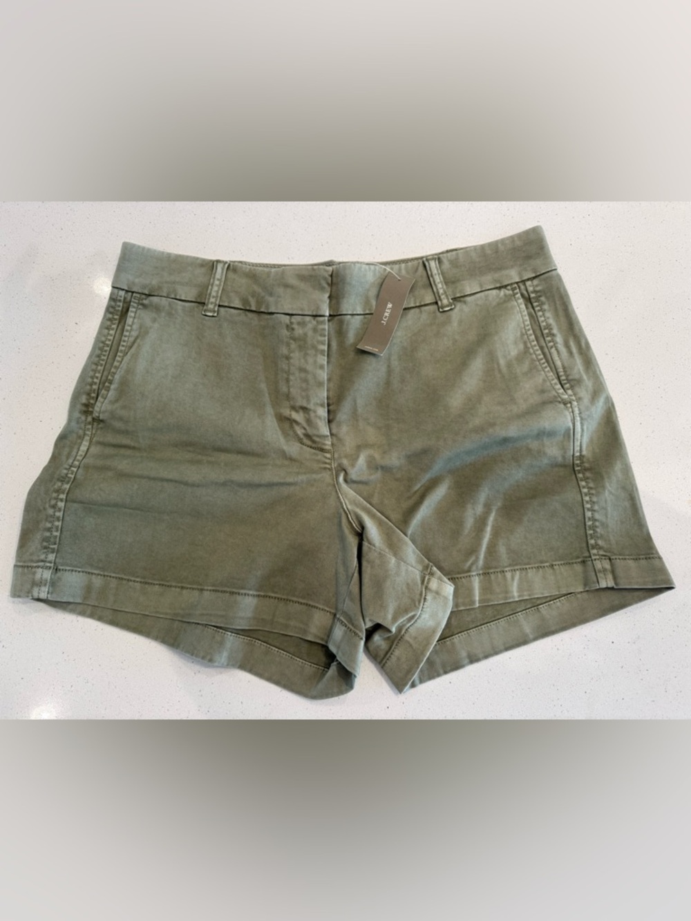 *JCREW*  NWT Classic Chino 4in Short in Olive